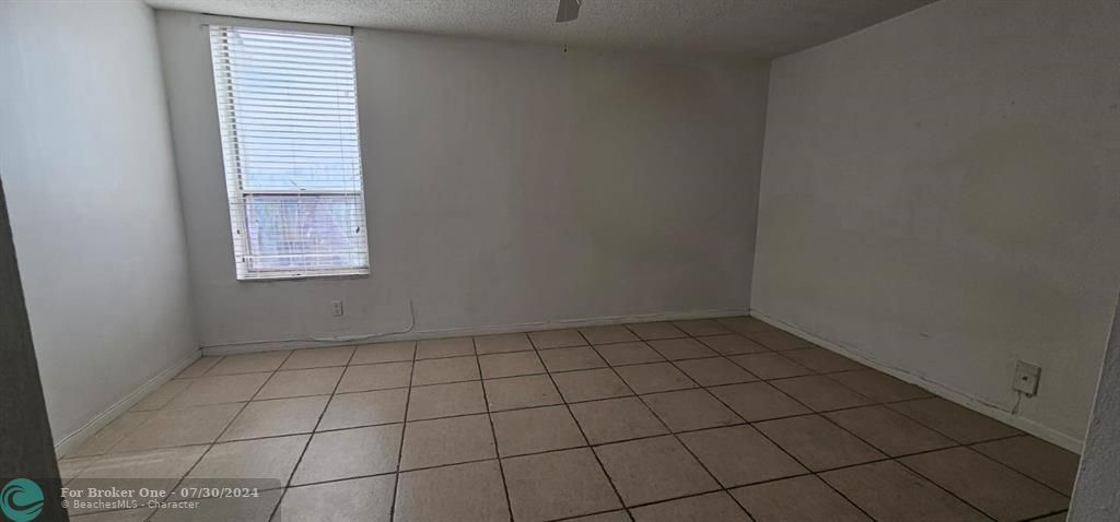 For Rent: $1,950 (2 beds, 2 baths, 1080 Square Feet)