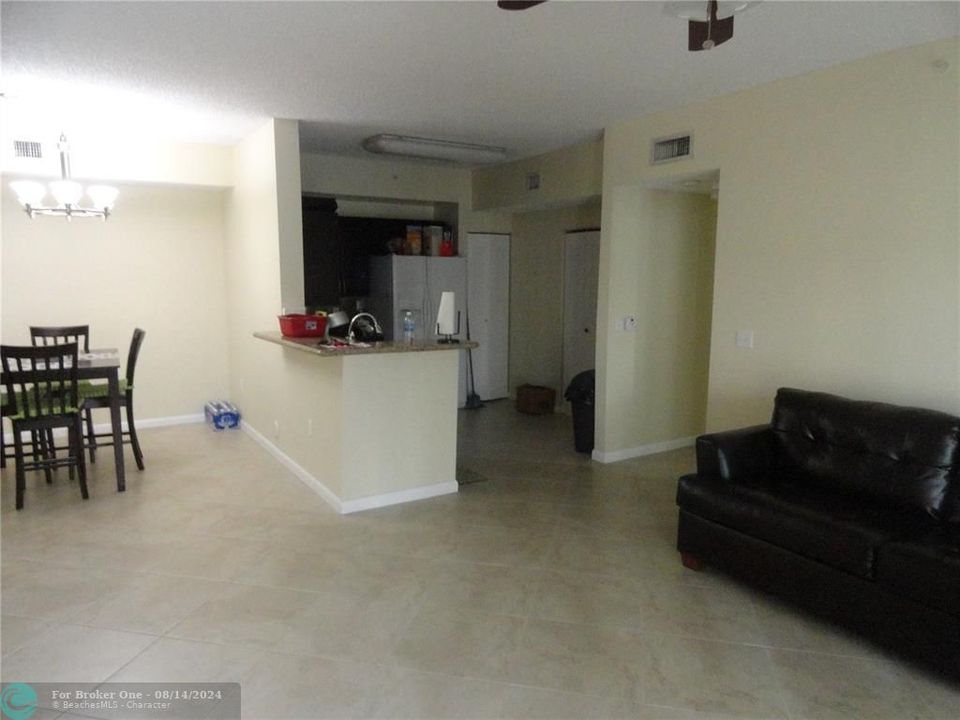 For Rent: $2,250 (2 beds, 2 baths, 1183 Square Feet)