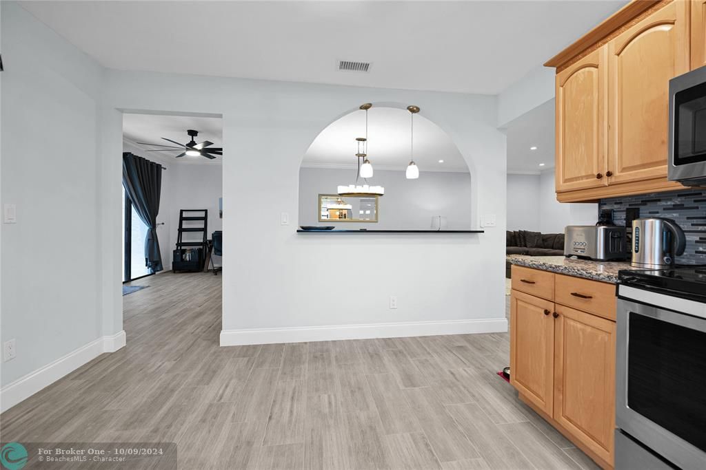 For Sale: $489,900 (2 beds, 2 baths, 1439 Square Feet)