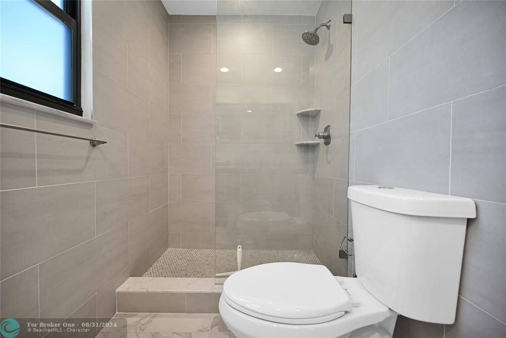 For Sale: $489,900 (2 beds, 2 baths, 1439 Square Feet)