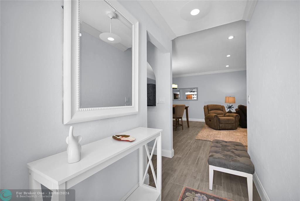 For Sale: $489,900 (2 beds, 2 baths, 1439 Square Feet)