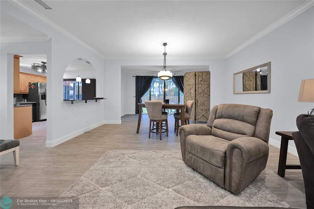 For Sale: $489,900 (2 beds, 2 baths, 1439 Square Feet)