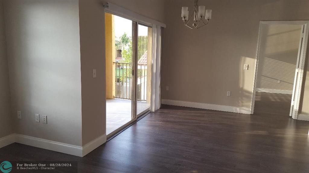 Recently Rented: $1,815 (1 beds, 1 baths, 760 Square Feet)