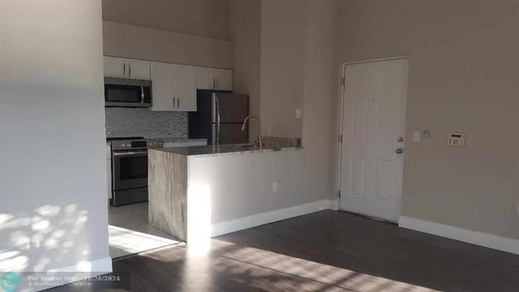 Recently Rented: $1,815 (1 beds, 1 baths, 760 Square Feet)