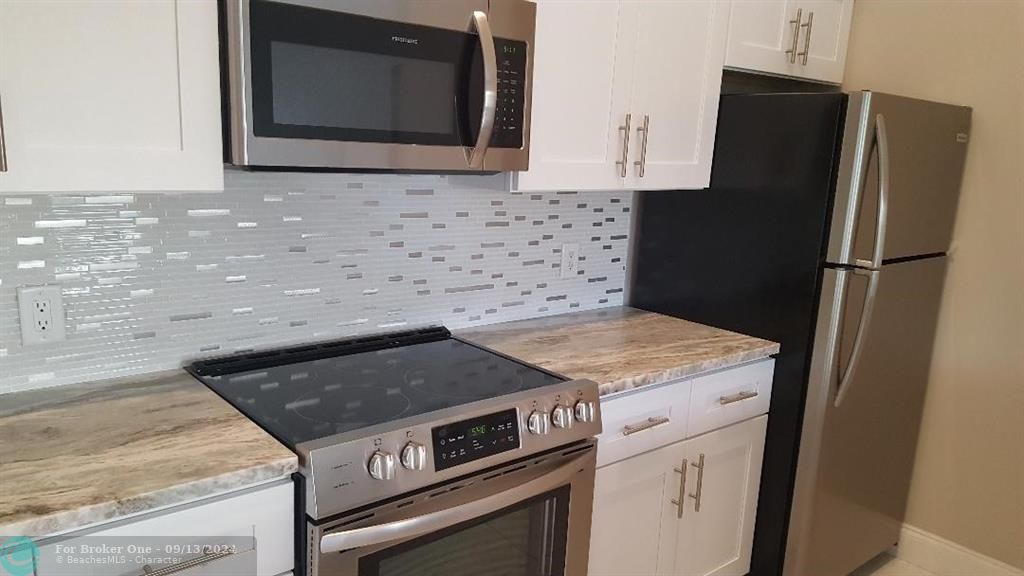 Recently Rented: $1,815 (1 beds, 1 baths, 760 Square Feet)