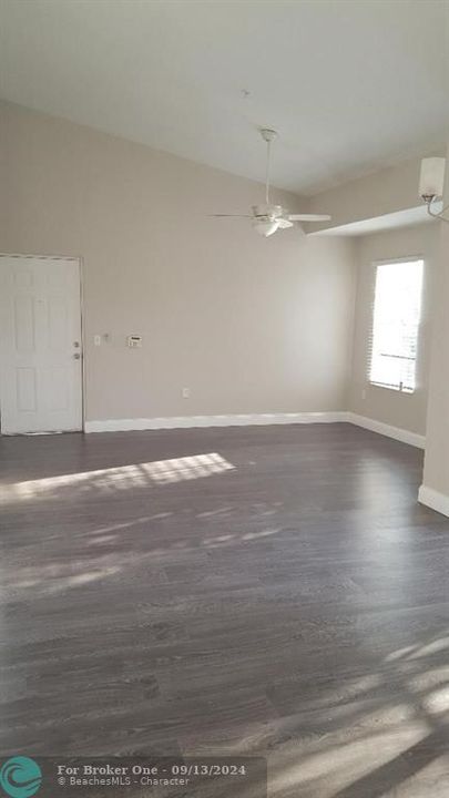 Recently Rented: $1,815 (1 beds, 1 baths, 760 Square Feet)