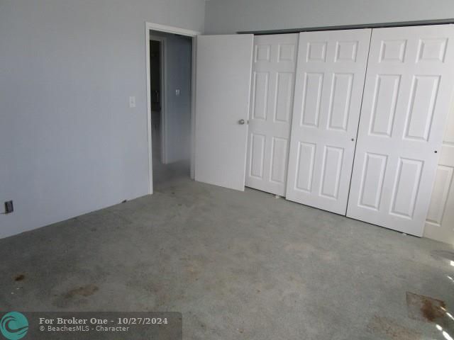 For Sale: $209,700 (2 beds, 2 baths, 1304 Square Feet)