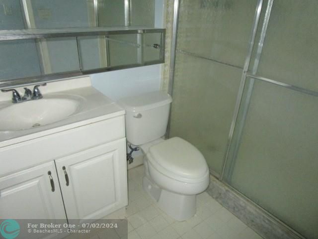For Sale: $209,700 (2 beds, 2 baths, 1304 Square Feet)