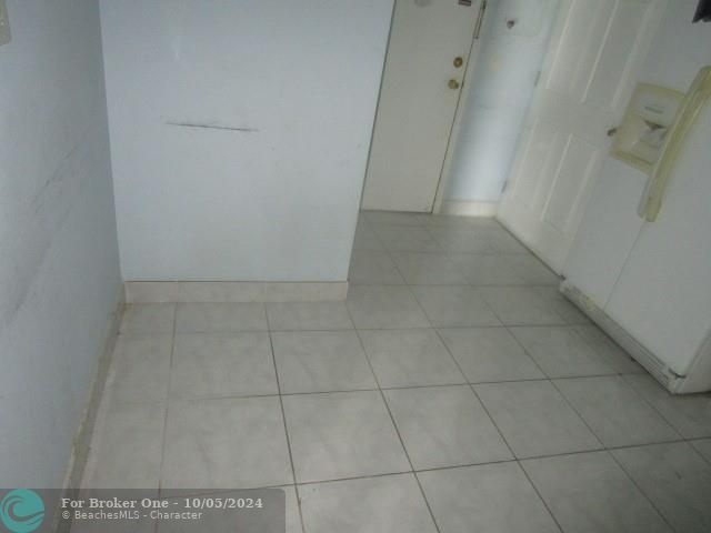 For Sale: $185,000 (2 beds, 2 baths, 1304 Square Feet)