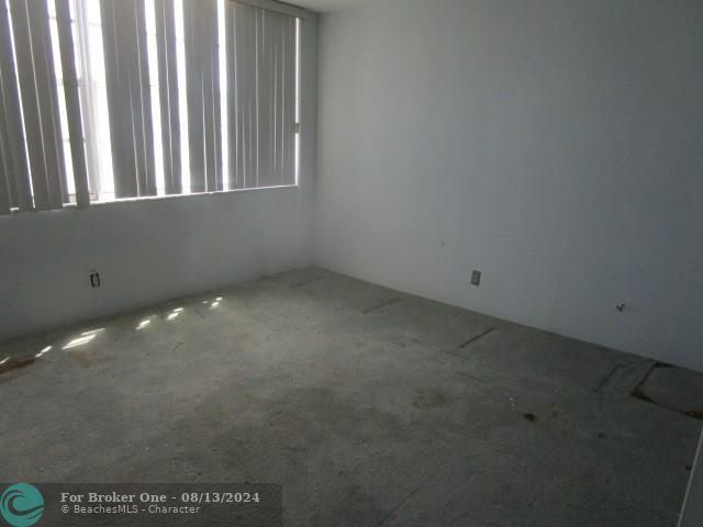 For Sale: $185,000 (2 beds, 2 baths, 1304 Square Feet)