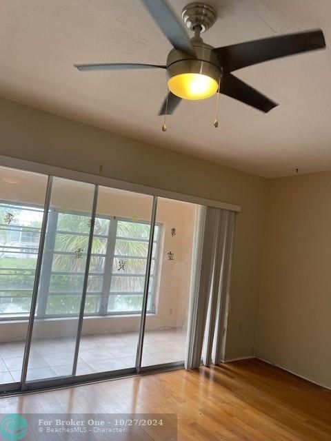 For Sale: $124,900 (1 beds, 1 baths, 711 Square Feet)