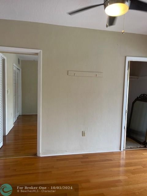 For Sale: $124,900 (1 beds, 1 baths, 711 Square Feet)