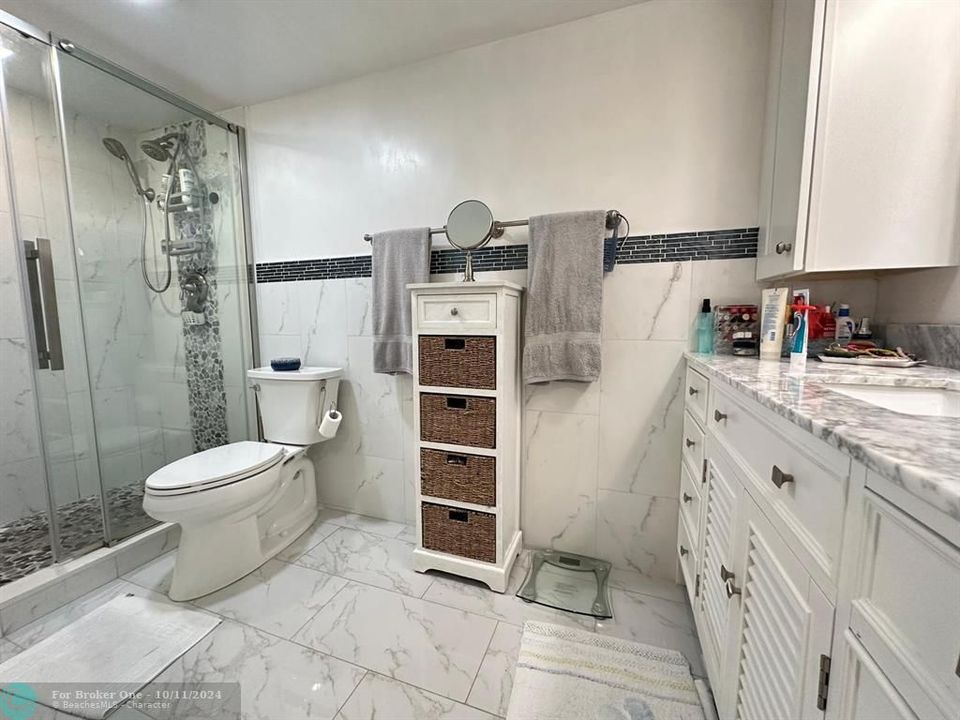 В аренду: $2,200 (1 спален, 1 ванн, 930 Квадратных фут)