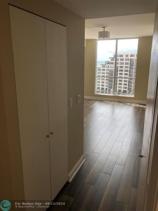 Recently Rented: $5,500 (2 beds, 2 baths, 1734 Square Feet)