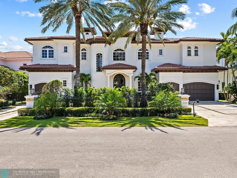 For Sale: $7,950,000 (6 beds, 7 baths, 6823 Square Feet)