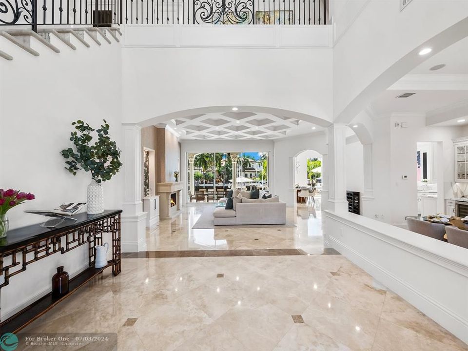 For Sale: $7,950,000 (6 beds, 7 baths, 6823 Square Feet)