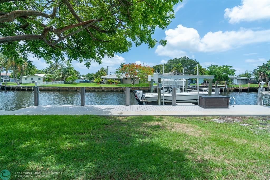 For Sale: $1,199,000 (3 beds, 2 baths, 1832 Square Feet)