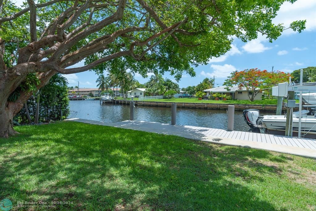 For Sale: $1,199,000 (3 beds, 2 baths, 1832 Square Feet)