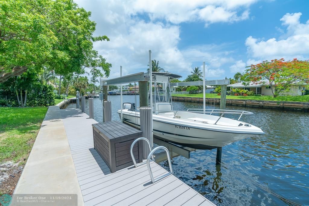 For Sale: $1,199,000 (3 beds, 2 baths, 1832 Square Feet)