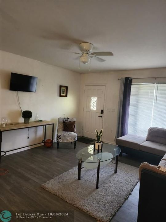 For Rent: $3,500 (3 beds, 2 baths, 1820 Square Feet)