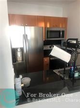 For Rent: $2,500 (1 beds, 1 baths, 678 Square Feet)