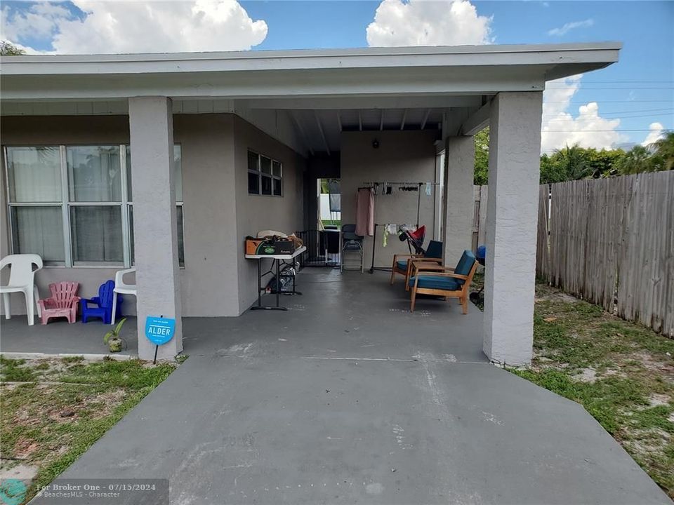For Sale: $429,900 (2 beds, 1 baths, 795 Square Feet)