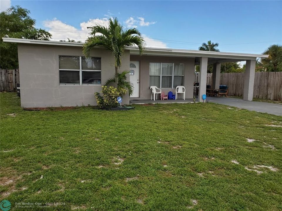 For Sale: $429,900 (2 beds, 1 baths, 795 Square Feet)