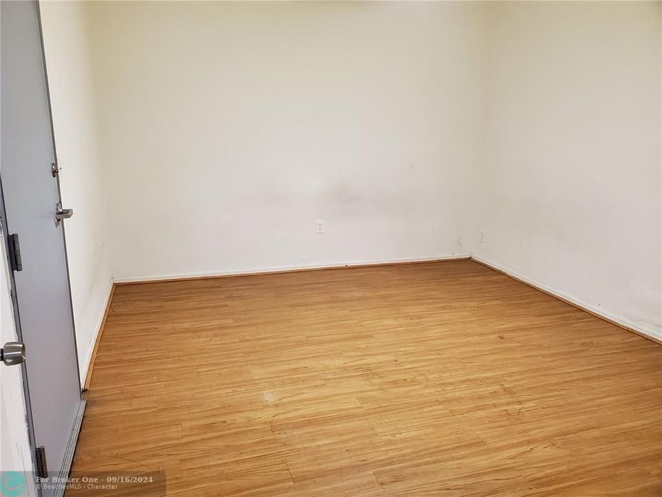 For Rent: $1,695 (1 beds, 1 baths, 0 Square Feet)