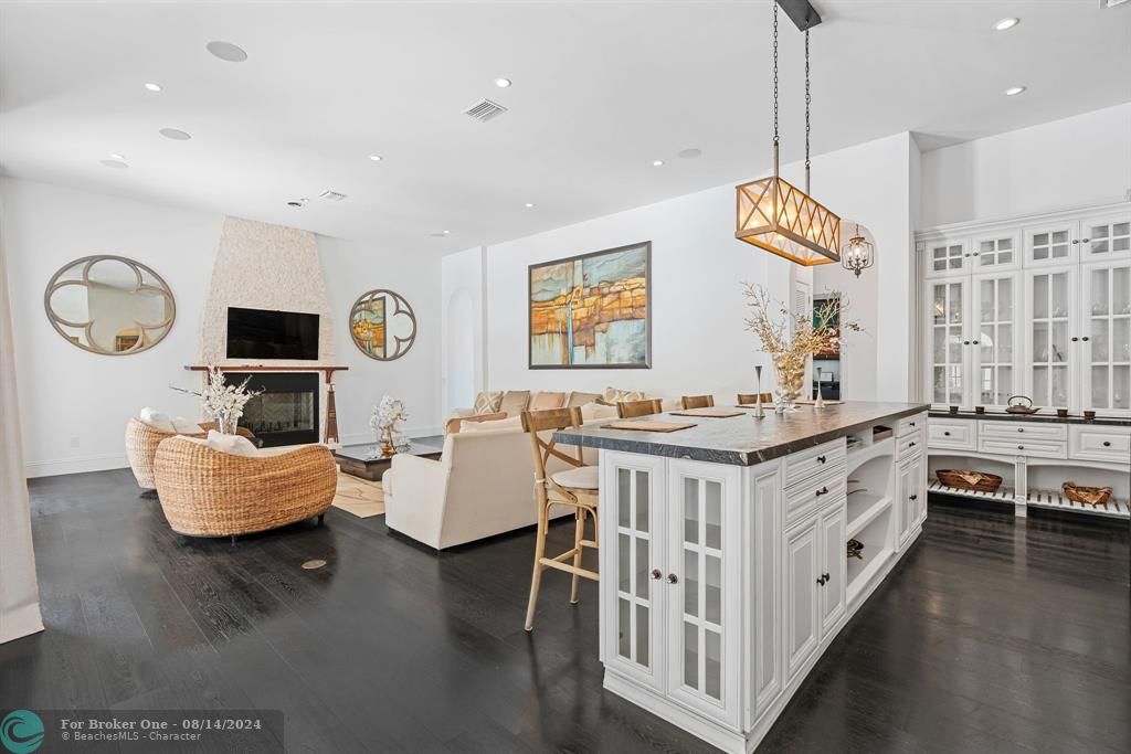 For Sale: $2,899,900 (4 beds, 4 baths, 4230 Square Feet)