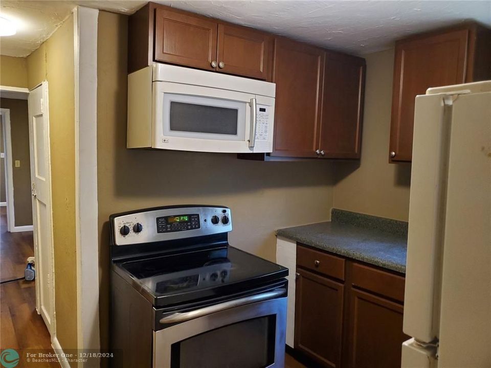 For Sale: $1,175 (2 beds, 1 baths, 0 Square Feet)