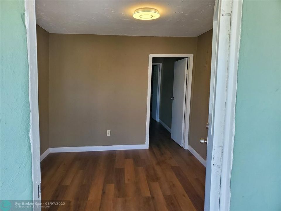 For Sale: $1,175 (2 beds, 1 baths, 0 Square Feet)