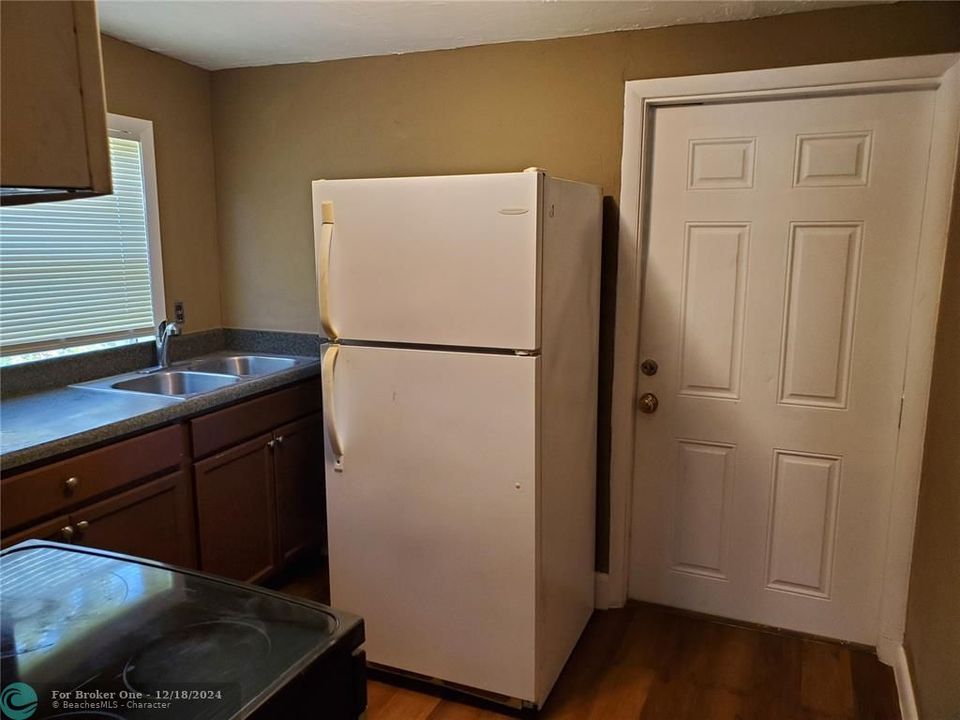 For Sale: $1,175 (2 beds, 1 baths, 0 Square Feet)