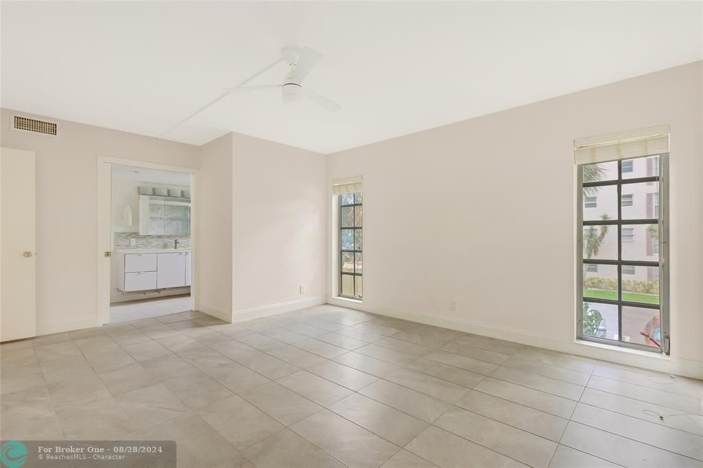 For Sale: $322,400 (3 beds, 2 baths, 1400 Square Feet)