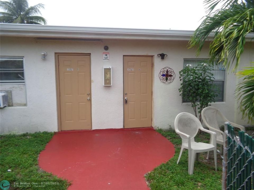 Active With Contract: $1,500 (1 beds, 1 baths, 1056 Square Feet)