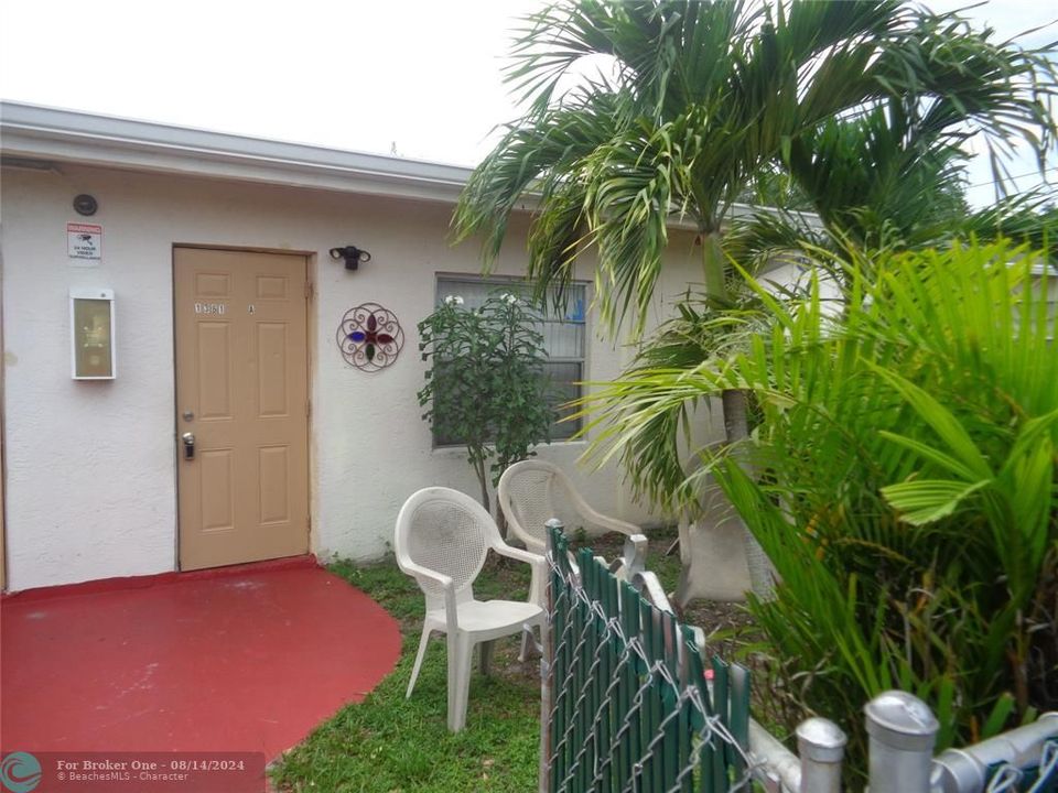 Active With Contract: $1,500 (1 beds, 1 baths, 1056 Square Feet)