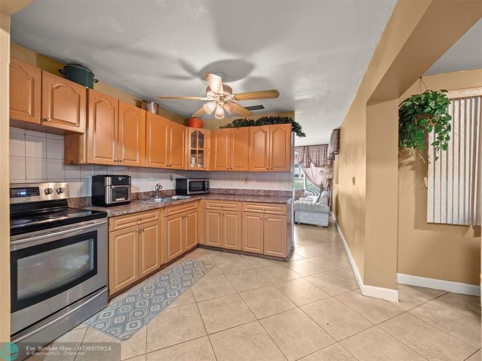 For Sale: $550,000 (4 beds, 3 baths, 1633 Square Feet)
