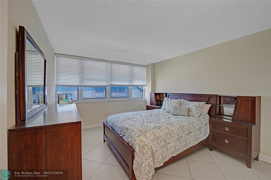 For Sale: $440,000 (2 beds, 2 baths, 1248 Square Feet)