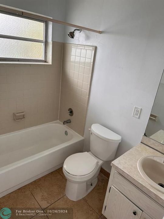 For Rent: $1,595 (1 beds, 1 baths, 900 Square Feet)