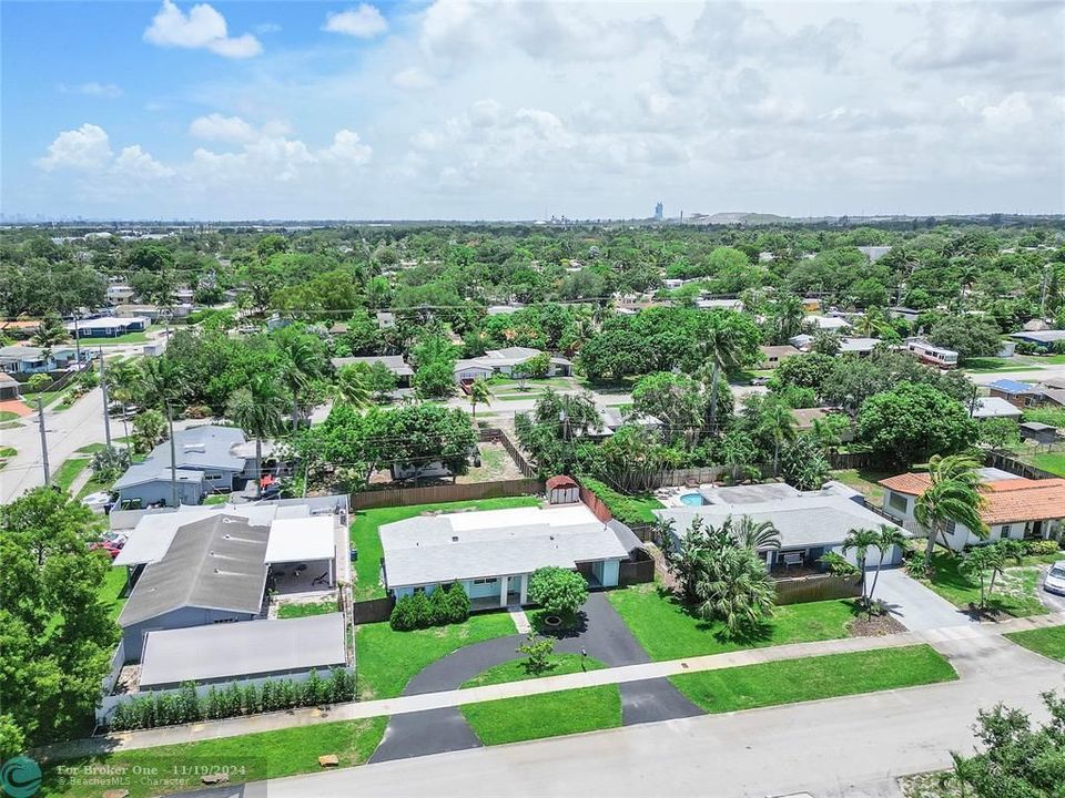 For Sale: $515,000 (3 beds, 2 baths, 1369 Square Feet)