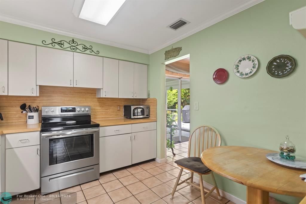 For Sale: $645,000 (3 beds, 2 baths, 1384 Square Feet)