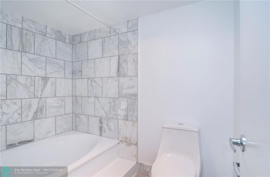 For Sale: $348,999 (2 beds, 2 baths, 1350 Square Feet)