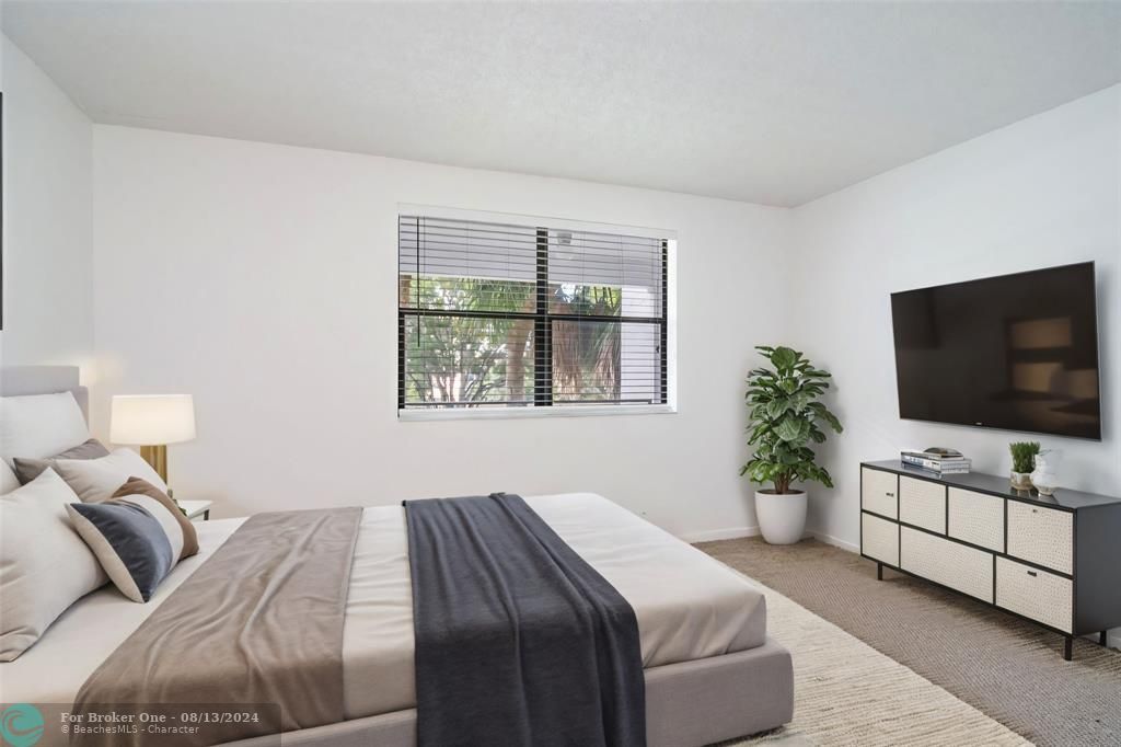 For Sale: $348,999 (2 beds, 2 baths, 1350 Square Feet)