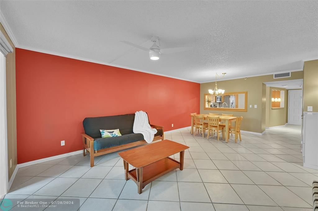 For Sale: $289,000 (2 beds, 2 baths, 1399 Square Feet)
