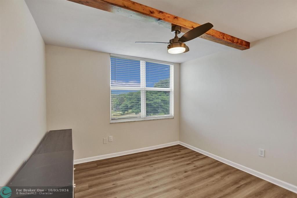 Active With Contract: $249,900 (2 beds, 2 baths, 1000 Square Feet)