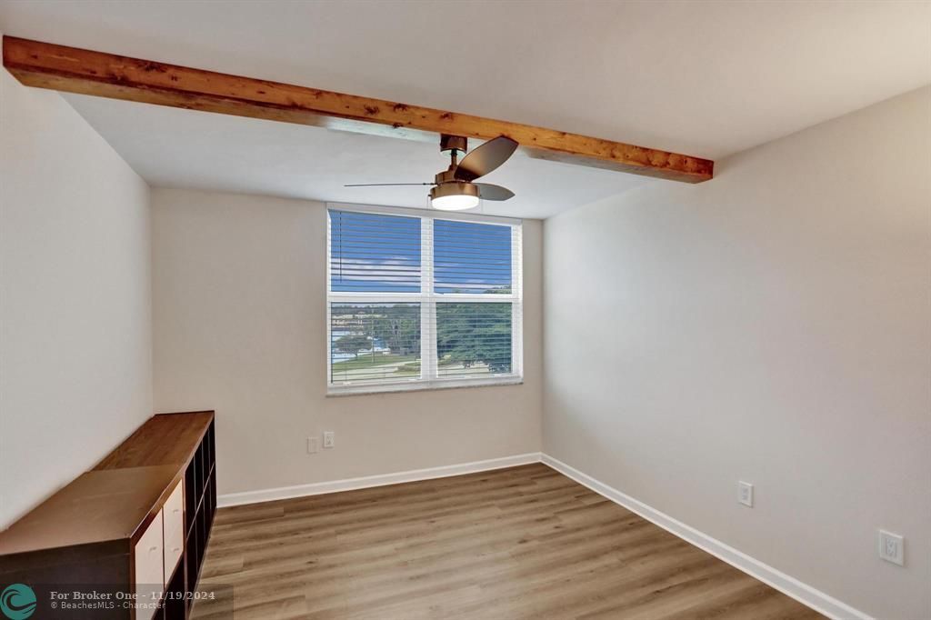 Active With Contract: $249,900 (2 beds, 2 baths, 1000 Square Feet)