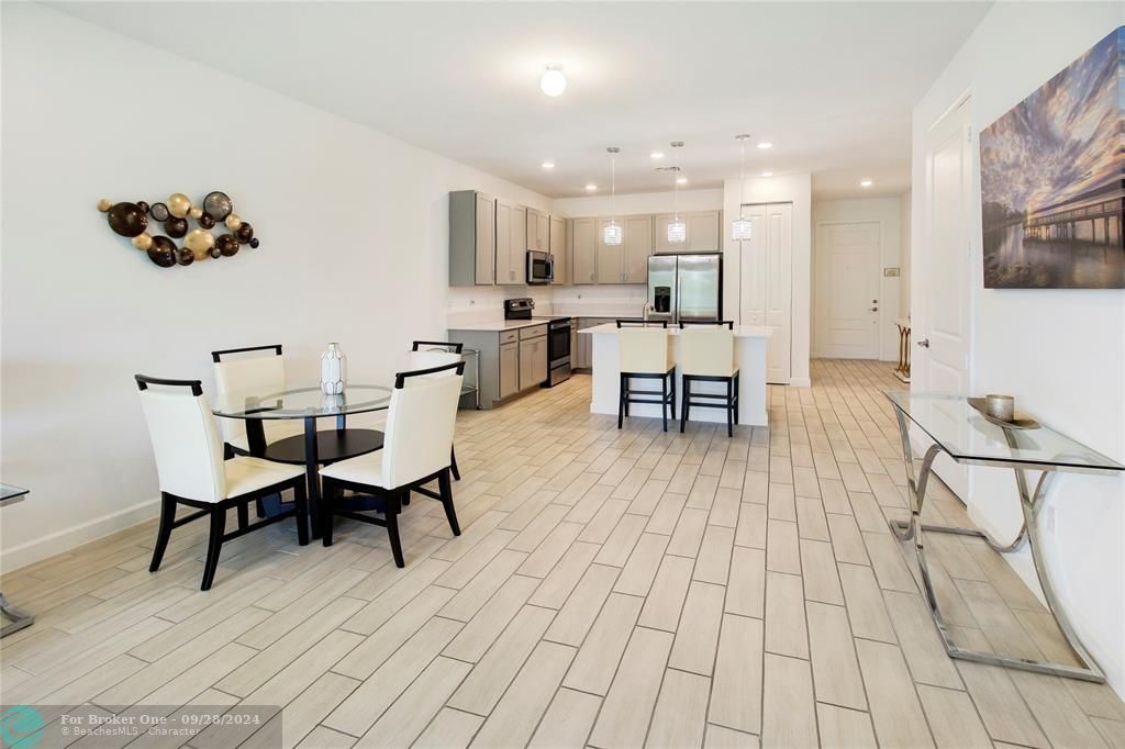 For Sale: $469,000 (2 beds, 2 baths, 1319 Square Feet)