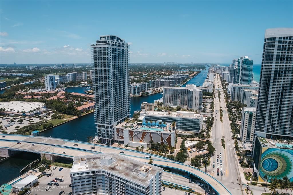 For Sale: $870,000 (3 beds, 2 baths, 1129 Square Feet)