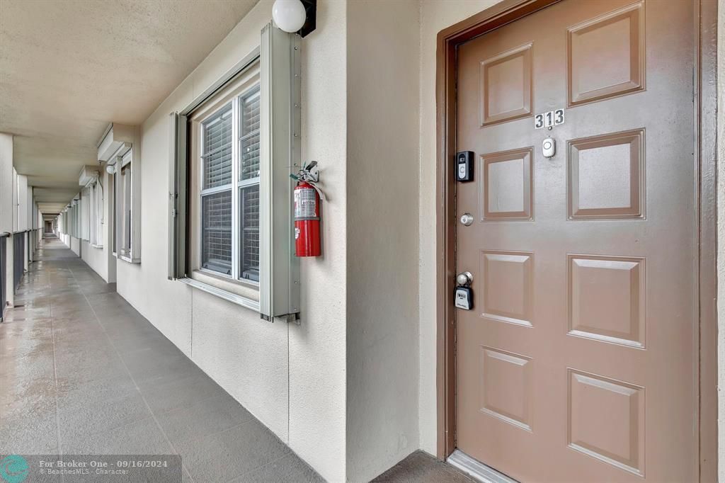 For Sale: $269,900 (2 beds, 2 baths, 1192 Square Feet)