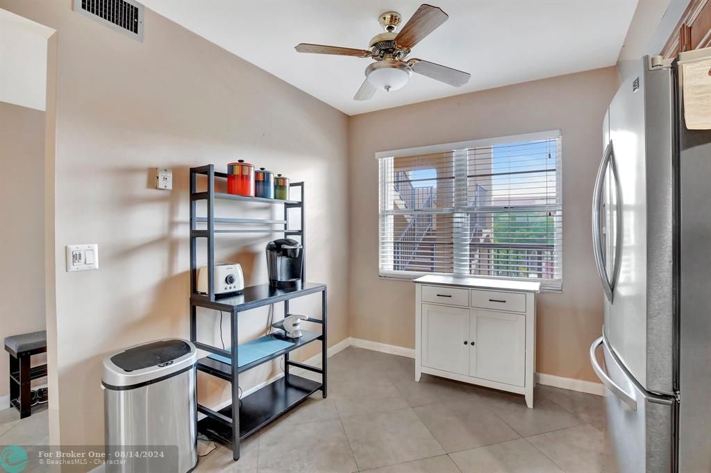 For Sale: $269,900 (2 beds, 2 baths, 1192 Square Feet)