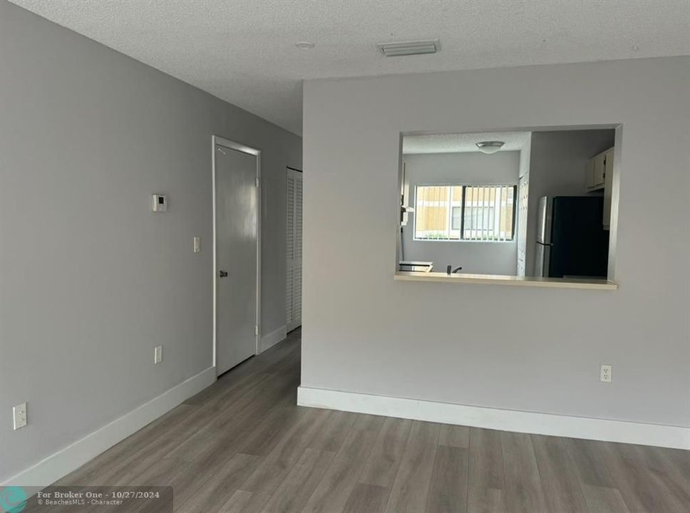 For Rent: $2,350 (2 beds, 2 baths, 1113 Square Feet)